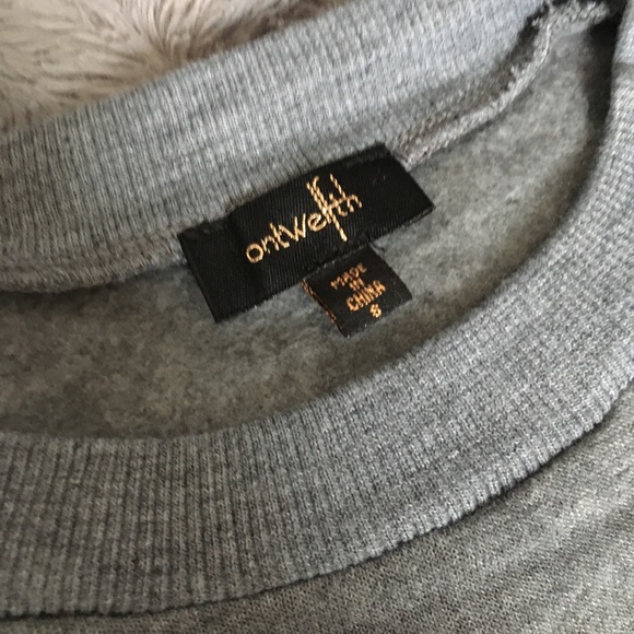 🆕Emotional Appeal Ruffle Lace Sweatshirt. Size S✨ - Picture 5 of 5